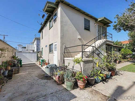 5th image of 1533-39 Chalcedony St