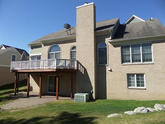 3rd image of 8140 Hyannis Ct