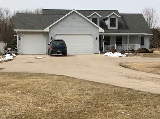 N6599 Buelow Rd, New London, WI 54961
