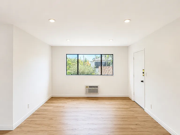 1217 S Ogden Dr #5 — Photo 9