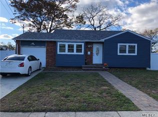 294 W 16th St, Deer Park, NY 11729