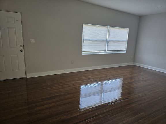 4th image of 736 S Solandra Dr