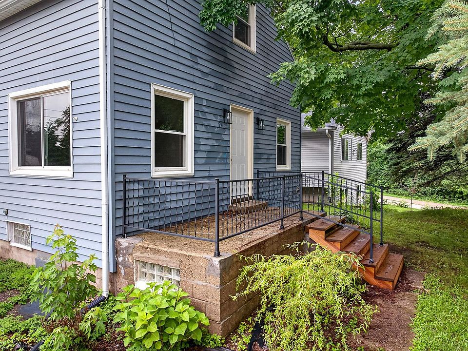1st image of 941 Ridgewood Way