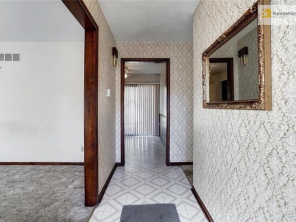 5th image of 18508 E 29th Ter S