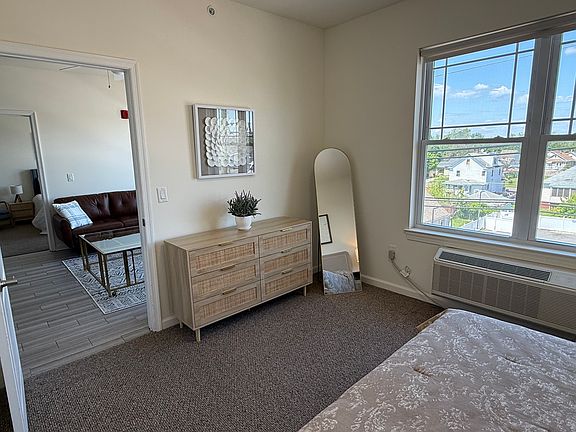 4th image of 510 Hamilton St #4ace7bd21