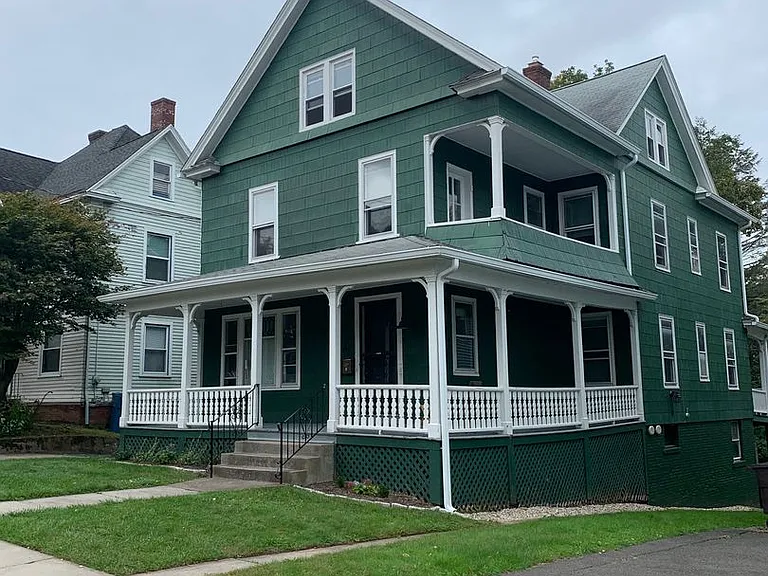 131 Lincoln St — Photo 1
