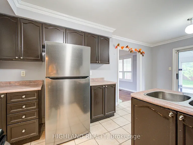 5327 Landsborough Ave #UPPER LEVEL — Photo 14