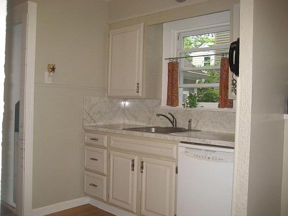 5th image of 4 N Cedar Pkwy