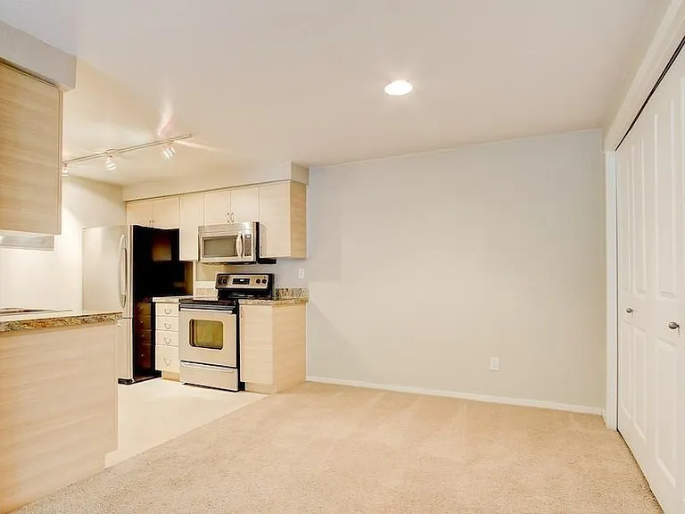 929 3rd Ave #F102 — Photo 11