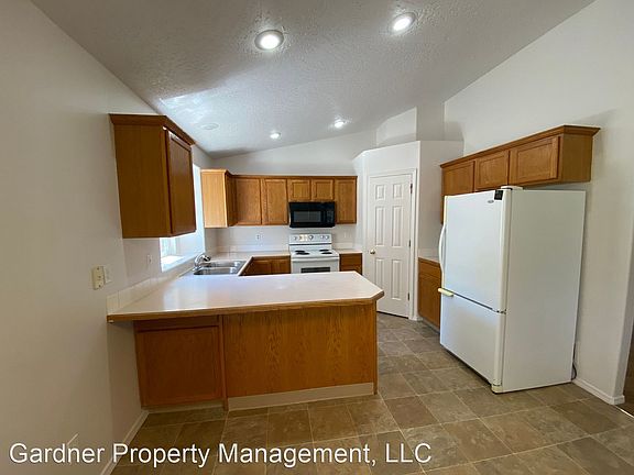 2nd image of 1610 N Ohio Ave #1610
