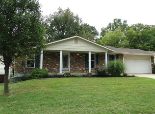 8 Raintree Dr, Saint Peters, MO 63376