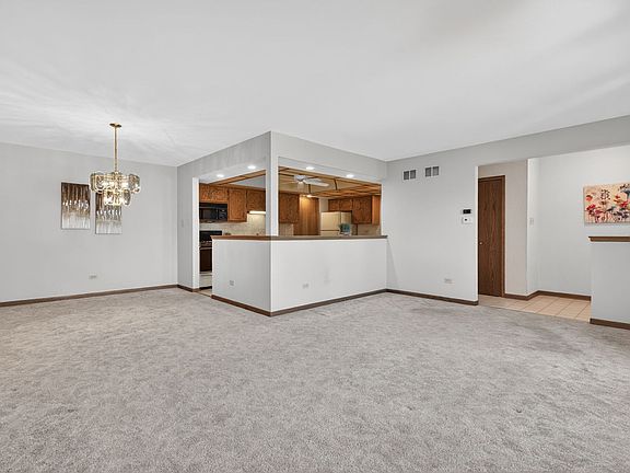 5th image of 18158 Vermont Ct