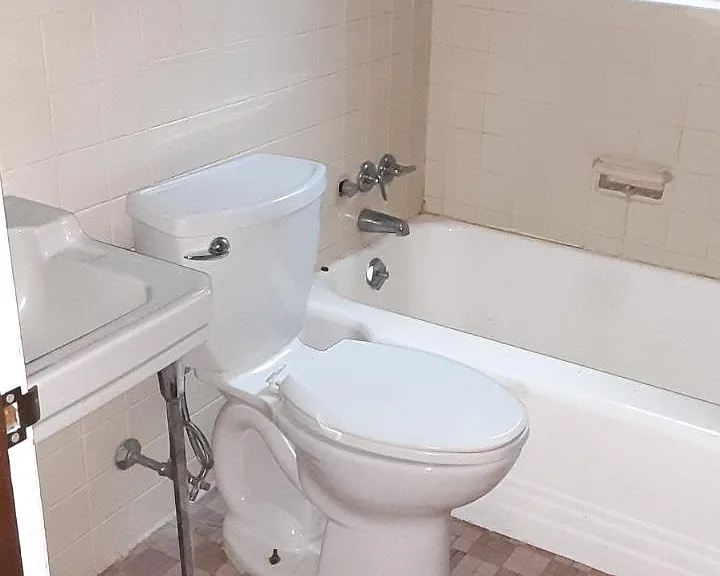 2216 Kenwood Blvd #3 — Photo 9