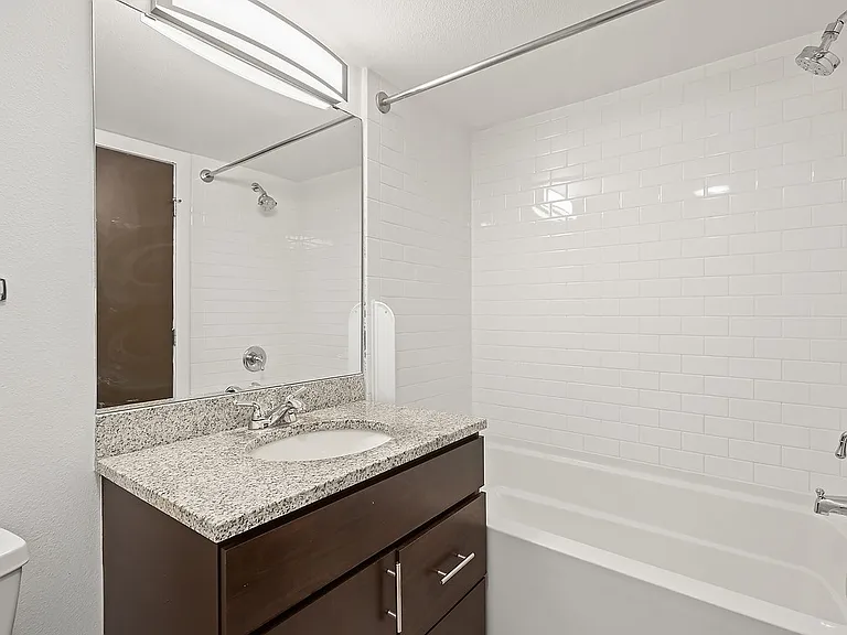 Emerson Lofts — Photo 7