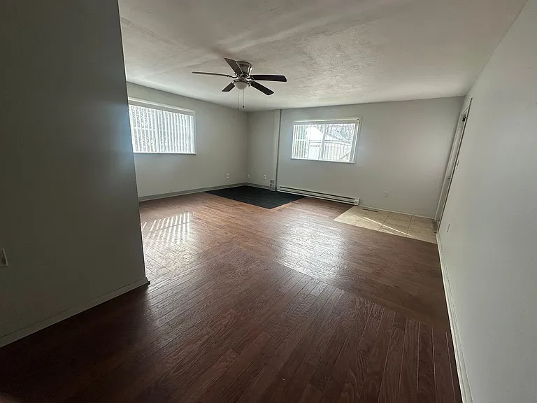 727 Washington St — Photo 36