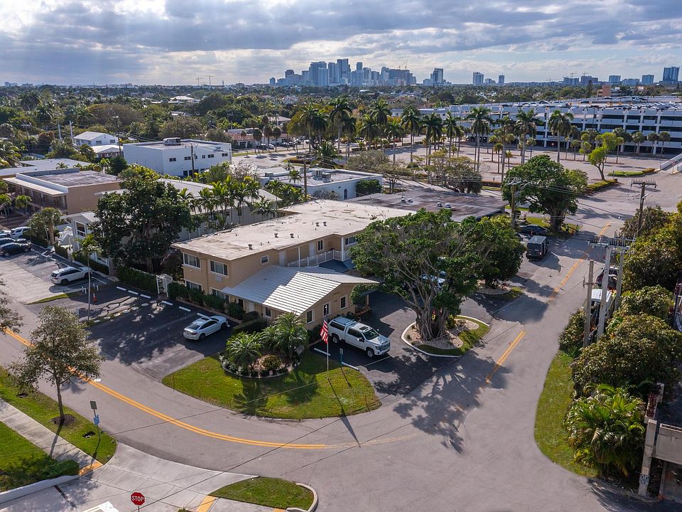 1st image of 925 Intracoastal Dr APT 2