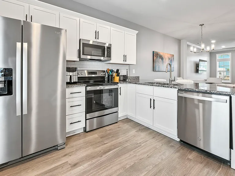 829 Moen Pl — Photo 10