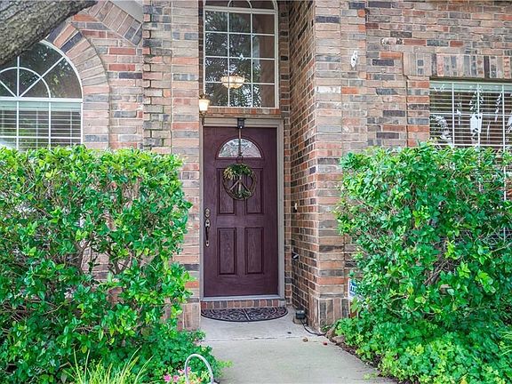 3rd image of 5025 Geranium Ct
