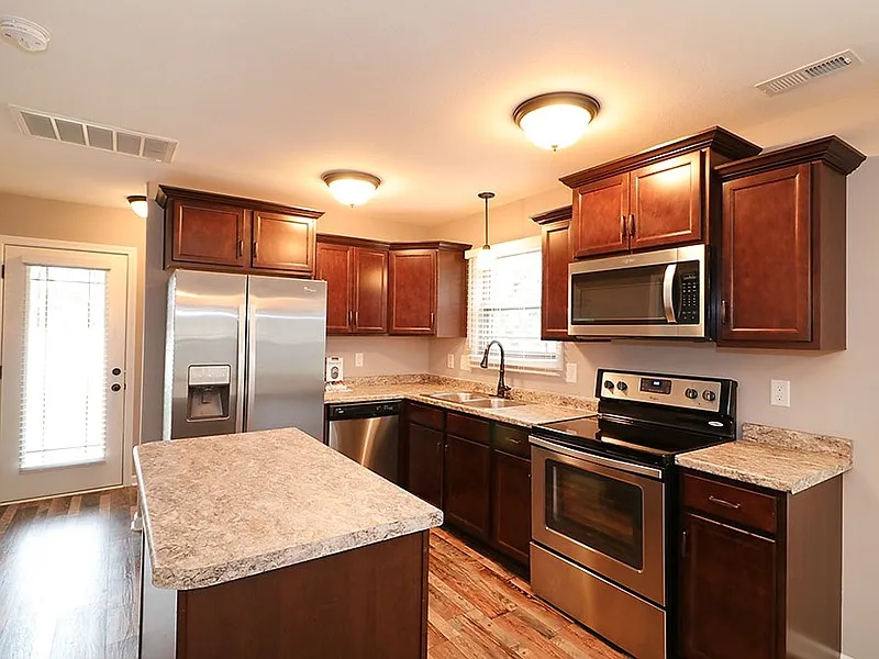 3 bed, 2.5 bath, 1408 sqft, $1,580 — Photo 4