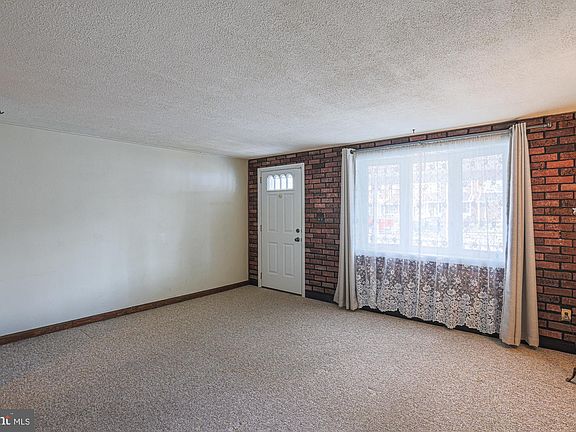 4th image of 7858 Saint Claire Ln