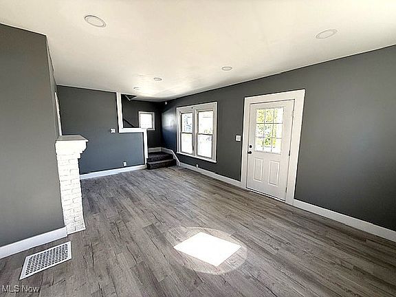 5th image of 1643 Linden Ave