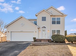 2221 Beaumont Ct, Aurora, IL 60502