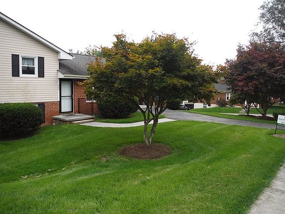 3rd image of 900 North Dr