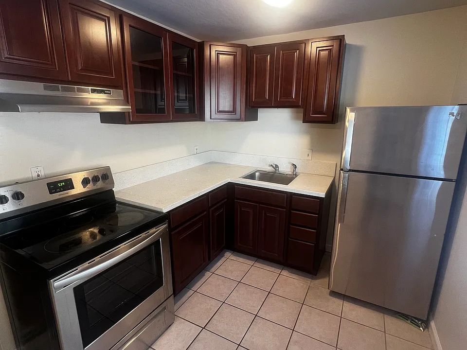 544 N 4th St #1