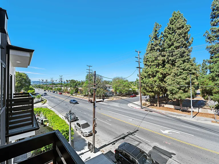 6704 Kester Ave — Photo 7