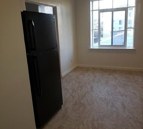 5th image of 901 S Kingsley Dr APT 306