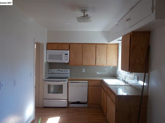 4th image of 365 N McDow St