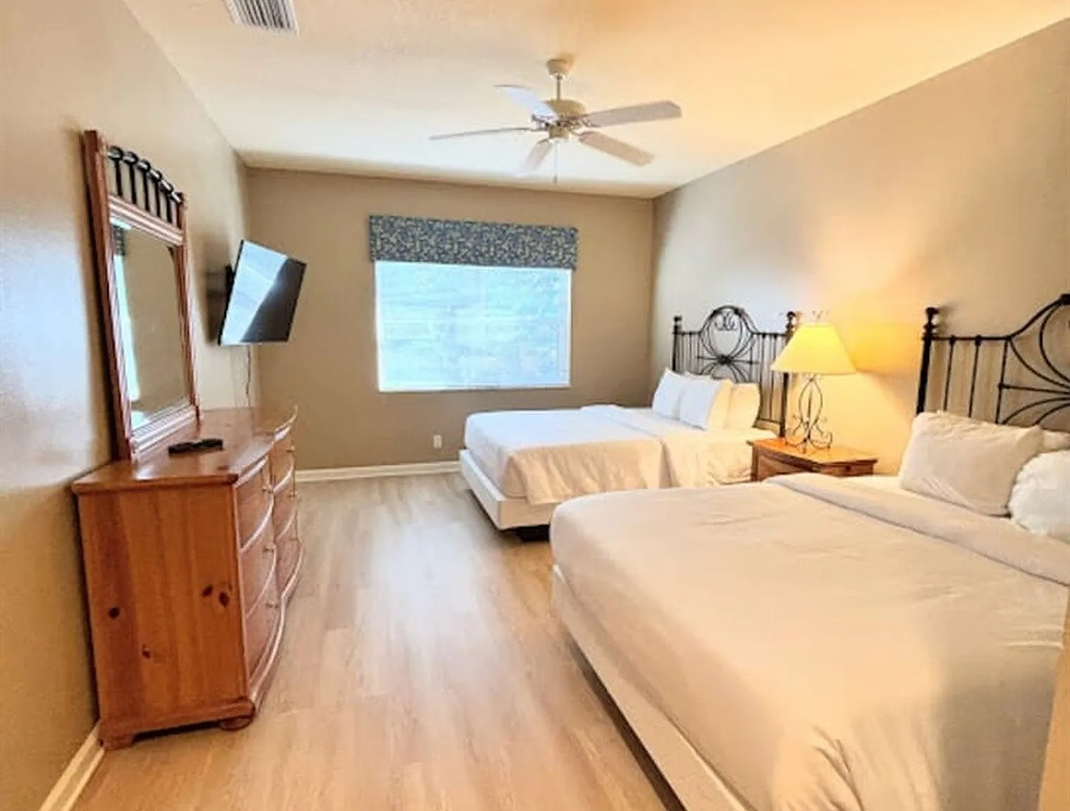 2 bed, 2.5 bath, $4,530 — Photo 4