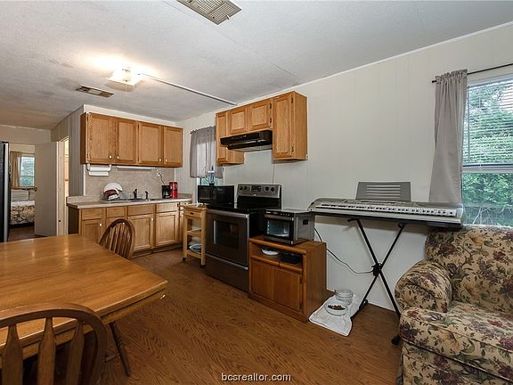 5th image of 506 Woodvine Ln