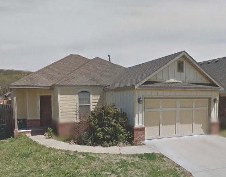 1st image of 2636 Sierra Ave