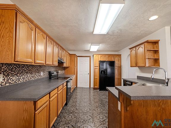 5th image of 3600 Benjamin Davis Dr