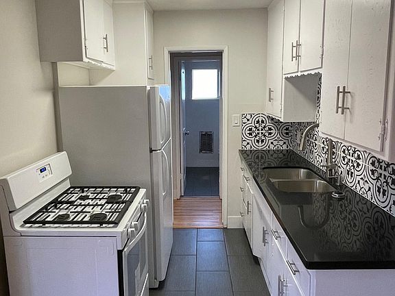 3rd image of 279 Temple Ave APT 10
