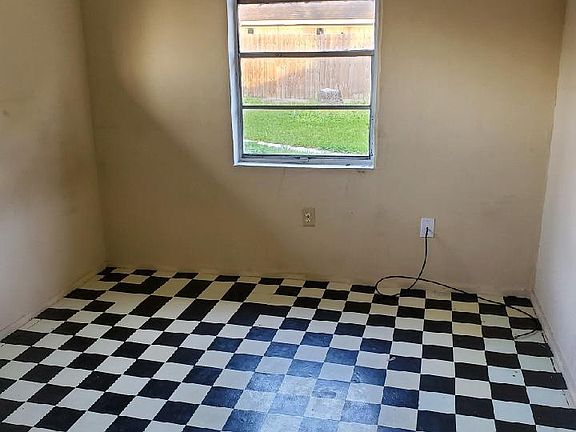 2nd image of 1325 E 32nd 1/2 St