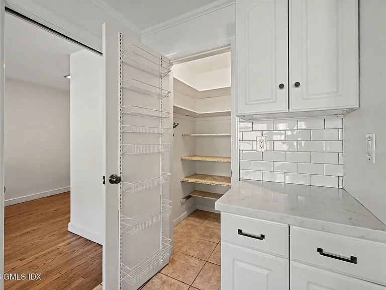 20 Meyer Pl — Photo 11