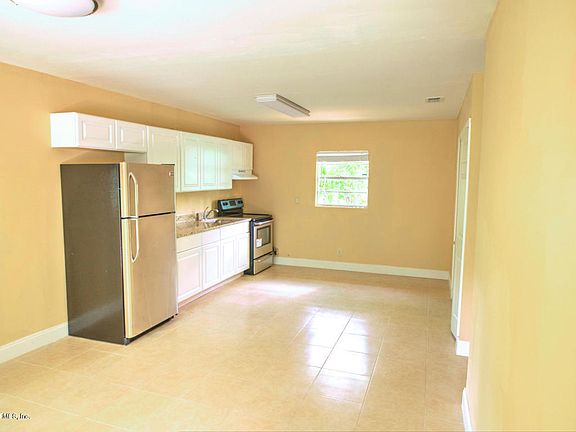 5th image of 2885/2887 Gilmore St