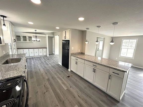 4th image of 48 Dolly Dr