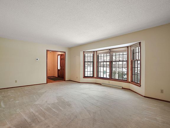4th image of 3221 Ensign Ave N