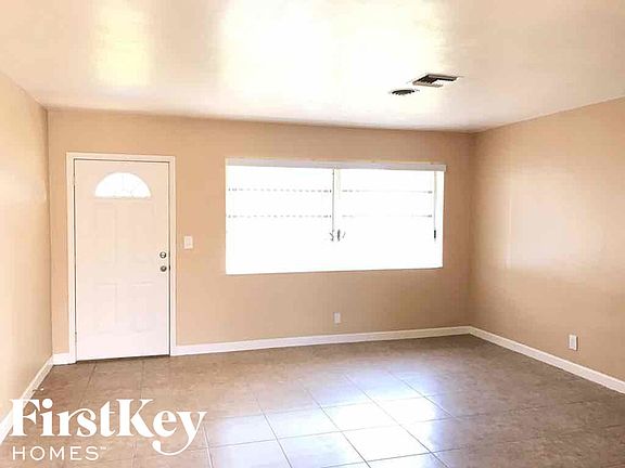5th image of 3200 SW 22nd Ct