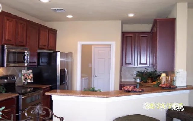 8732 Manhattan Ave — Photo 3