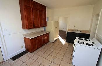 3rd image of 365 Sherburne Ave