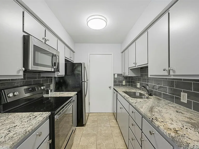 9226 Jollyville Rd #221 — Photo 8