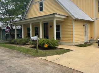 104 Roberts Cove Cir, Starkville, MS 39759