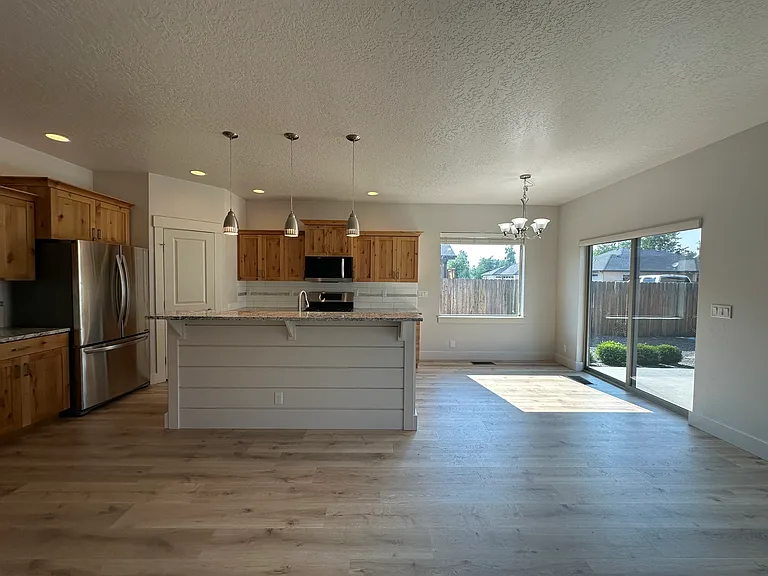 8918 W Northview St — Photo 17