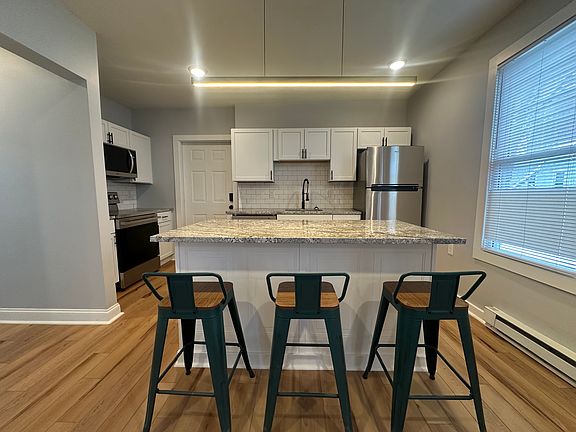 5th image of 213 Green St APT 3