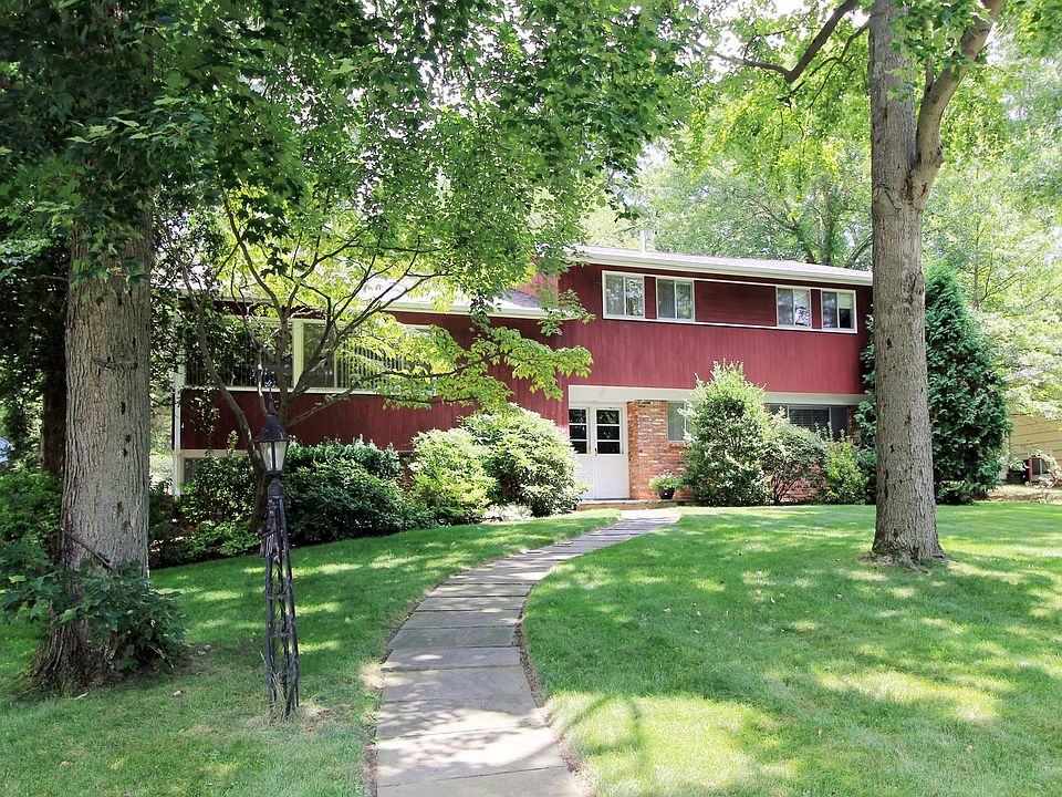 Wonderfully Updated North Stratfield Split