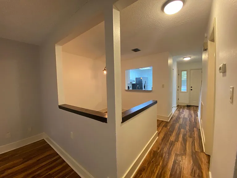 1730 Beechwood Cir N — Photo 4